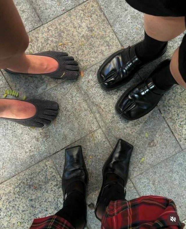 What Is Going On Here? (21 pics)