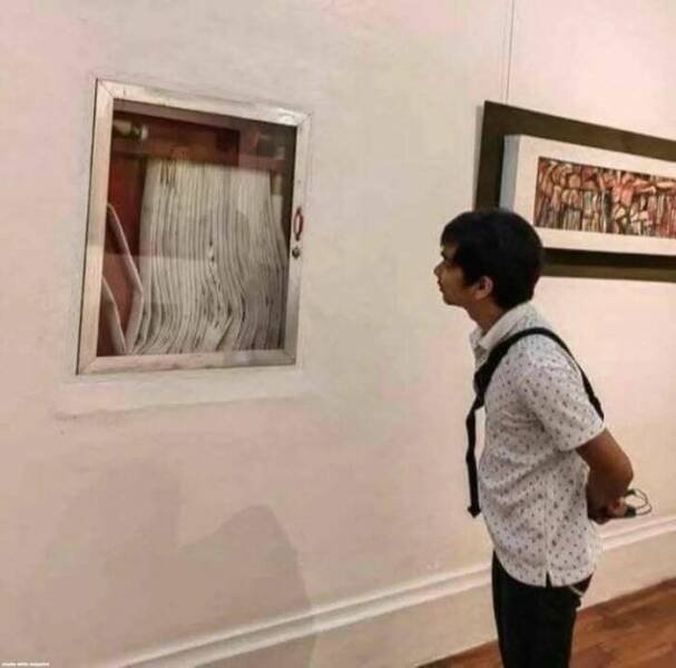 What Is Going On Here? (21 pics)