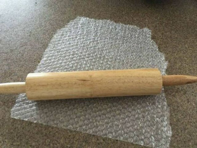 What Is Going On Here? (21 pics)