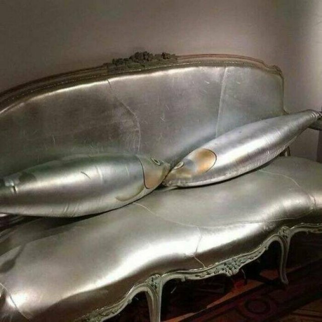 What Is Going On Here? (21 pics)