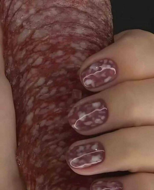 What Is Going On Here? (21 pics)