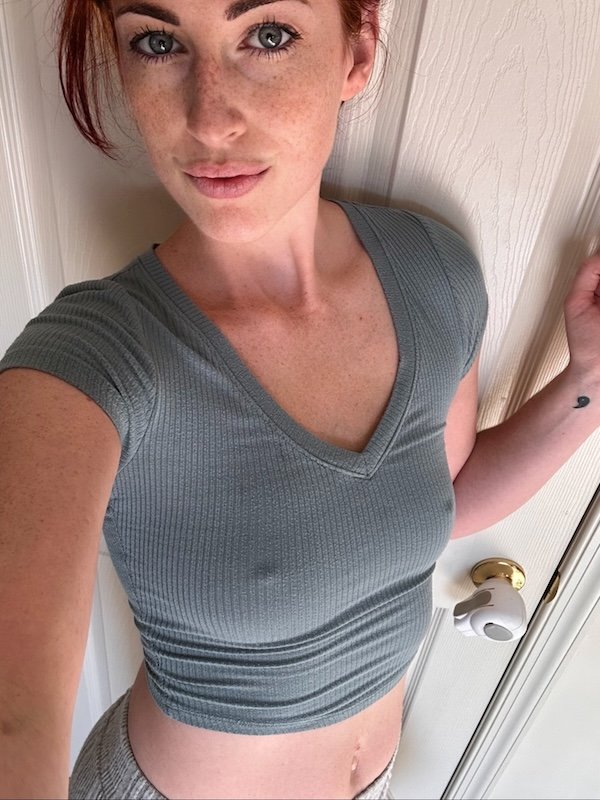 Braless Girls (30 pics)