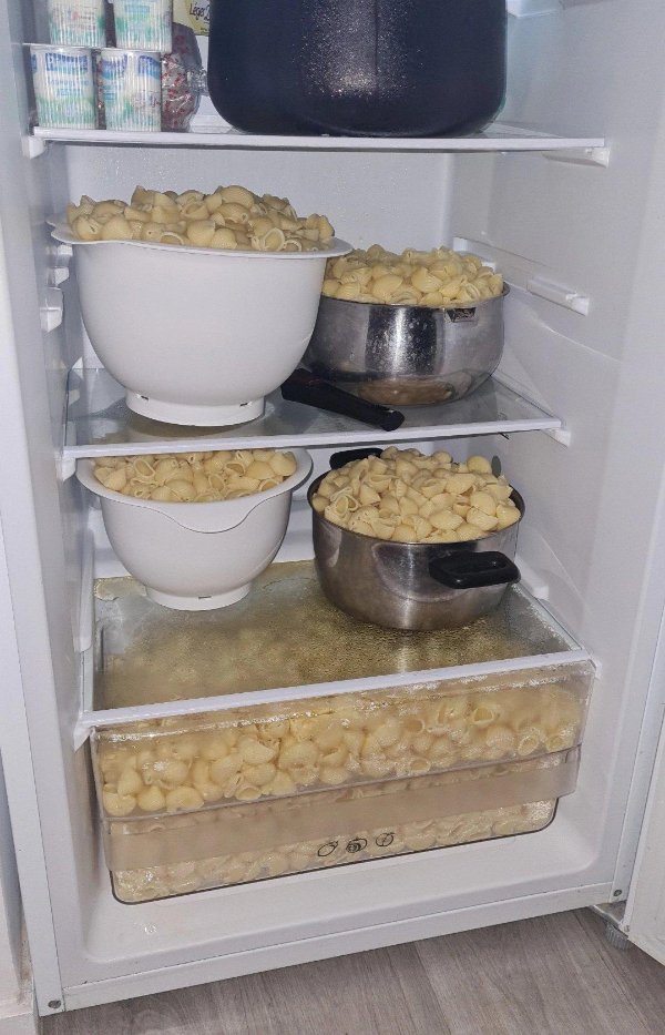 What Is Going On Here? (29 pics)