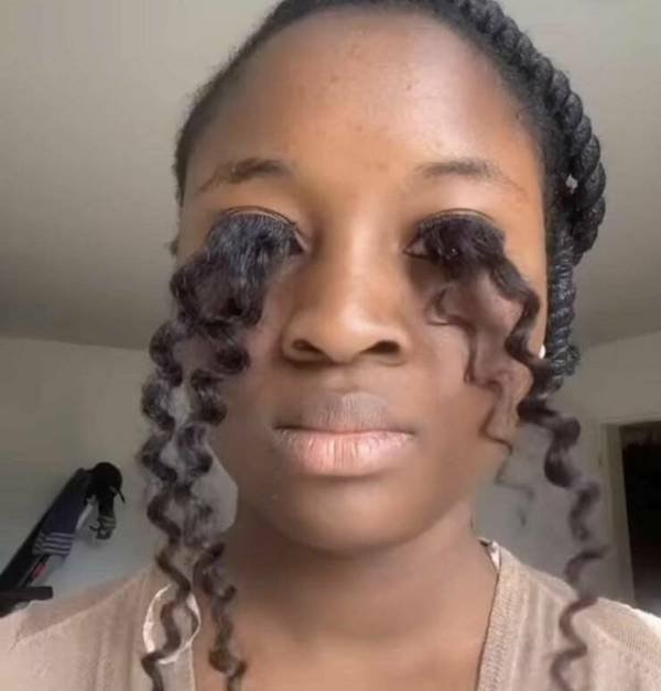 What Is Going On Here? (21 pics)