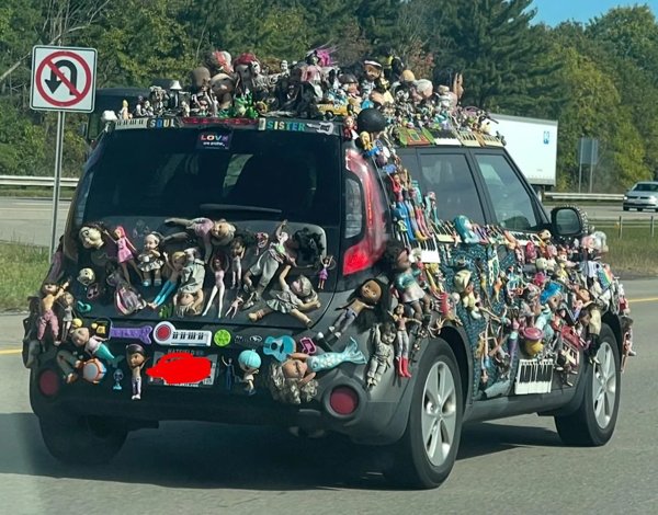 What Is Going On Here? (21 pics)