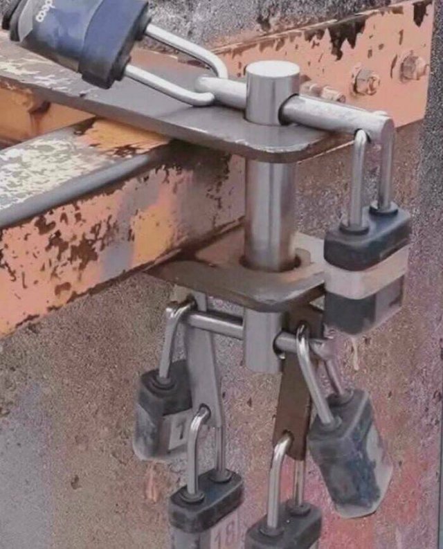 Weird DIY Crafts (20 pics)