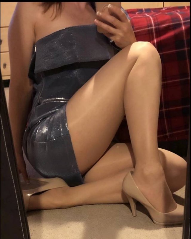 Girls With Long Legs (43 pics)