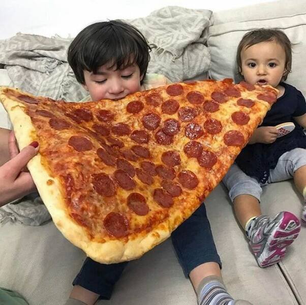 What Is Going On Here? (24 pics)