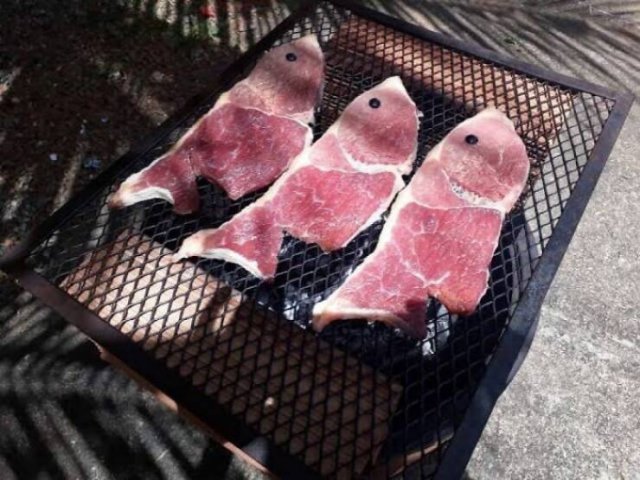 What Is Going On Here? (24 pics)