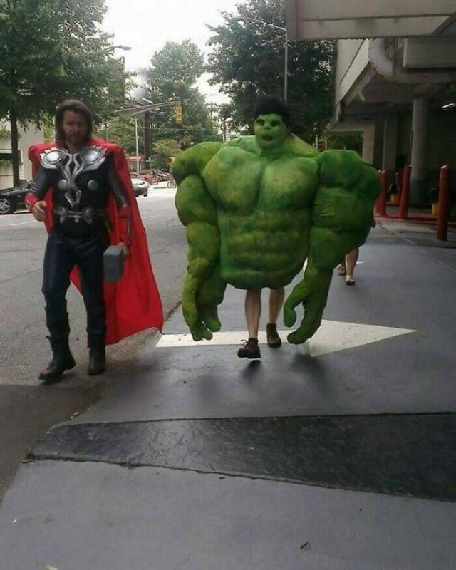 What Is Going On Here? (24 pics)