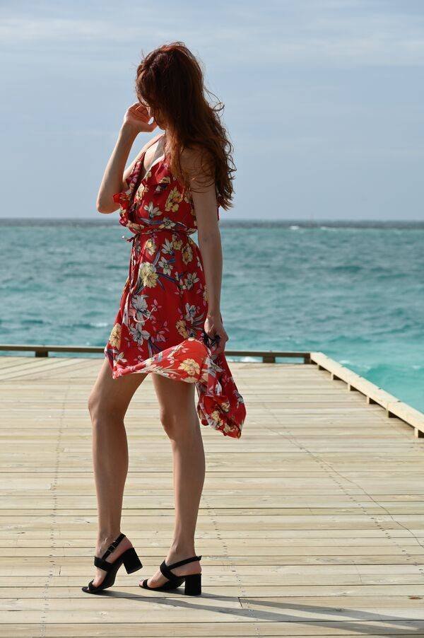 Girls In Sundresses (36 pics)
