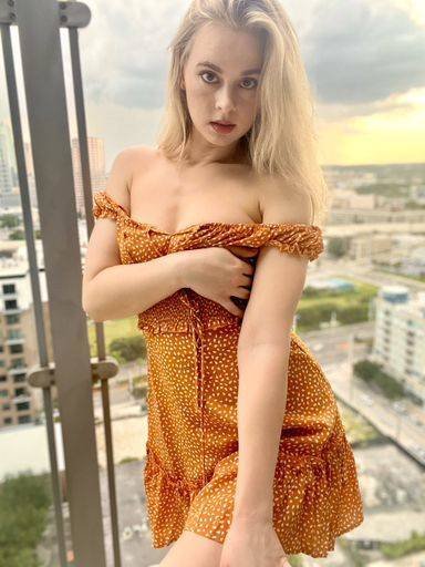 Girls In Sundresses (36 pics)