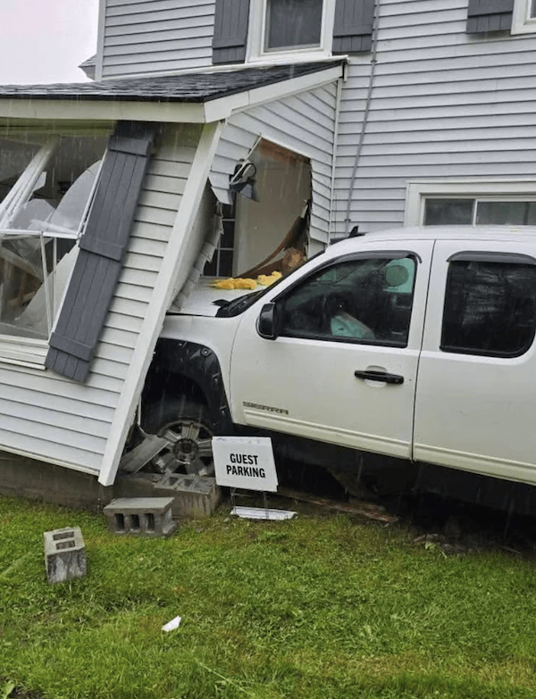Bad Days Happen (31 pics)