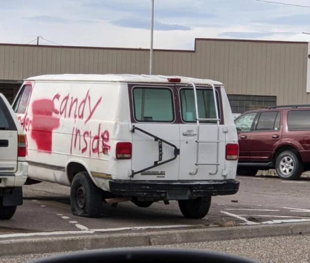 Strange Finds And Situations (39 pics)
