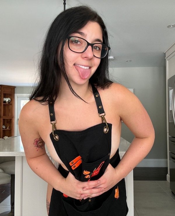 Braless Girls (30 pics)