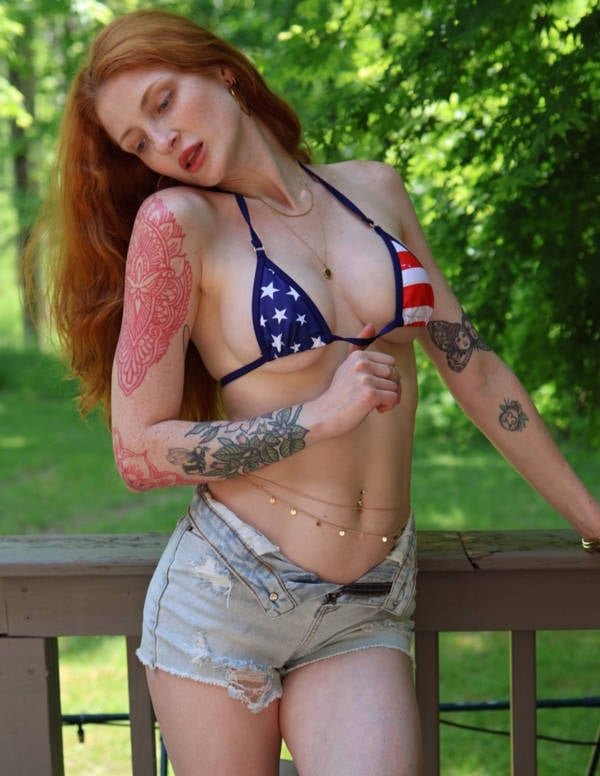 Hot Girls (35 pics)