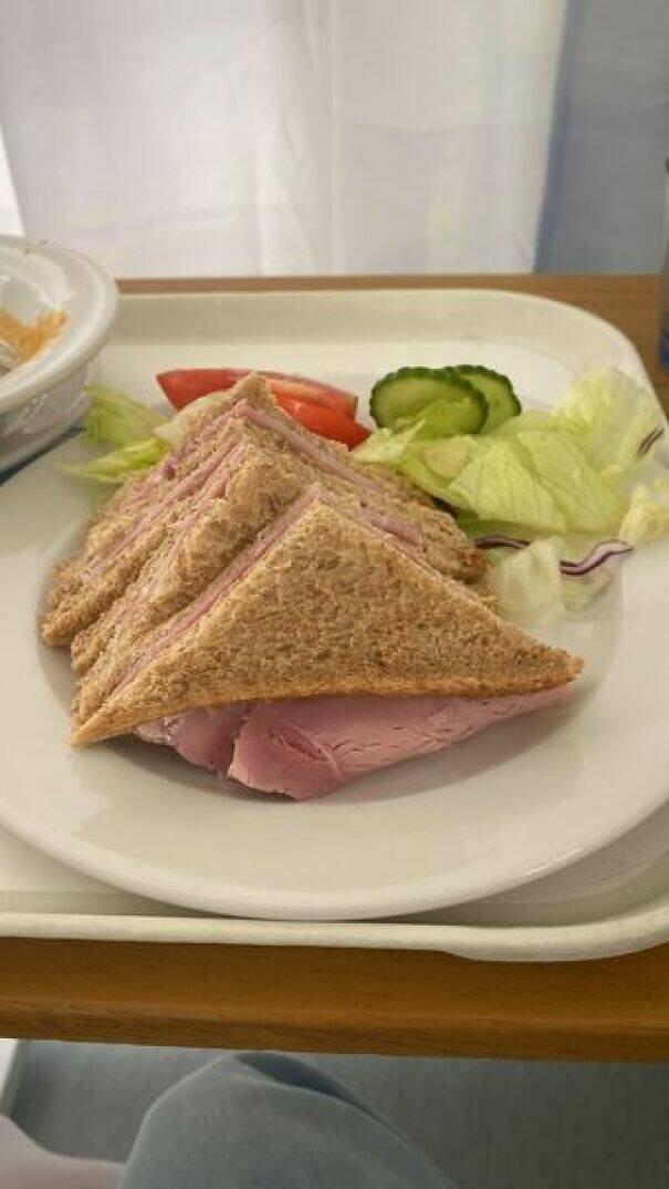 Food In Different Hospitals (20 pics)