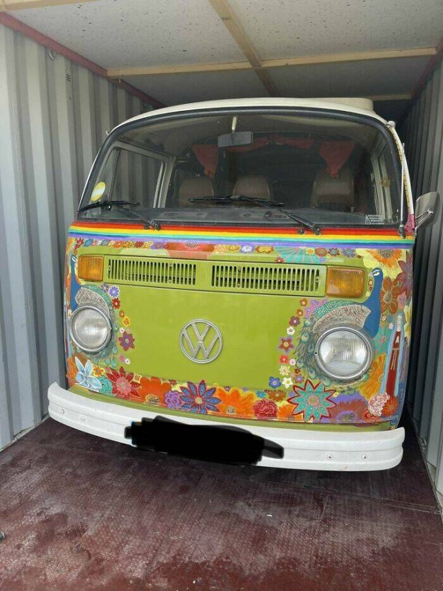 Unusual Finds In Thrift Shops (24 pics)