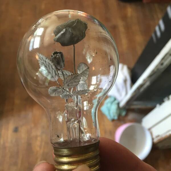 Intersting Finds In Old Houses (23 pics)