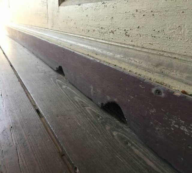 Intersting Finds In Old Houses (23 pics)