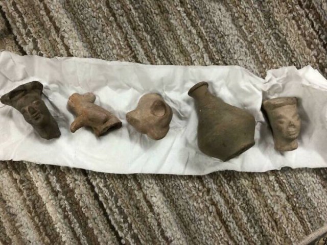 Intersting Finds In Old Houses (23 pics)
