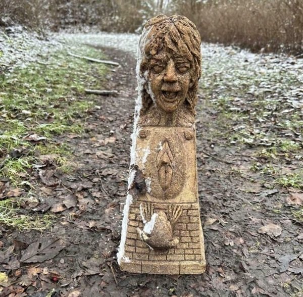 Scary Finds In The Forests (24 pics)