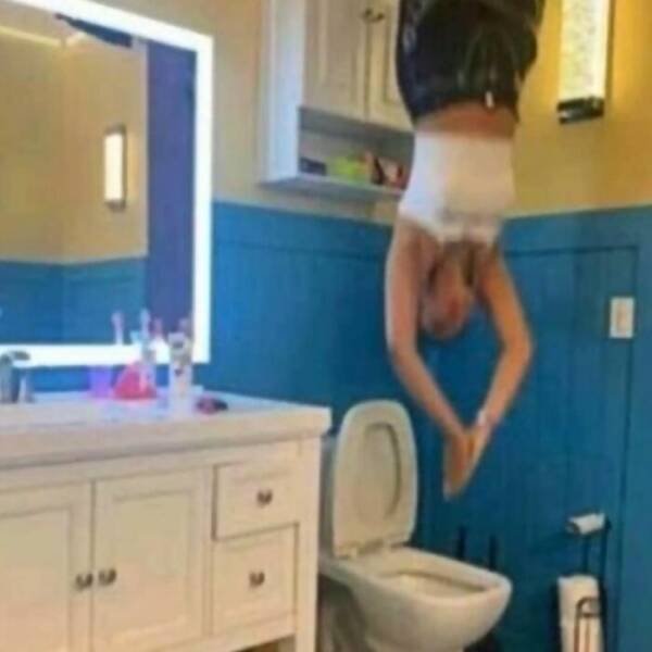 ''Cursed'' Photos (20 pics)