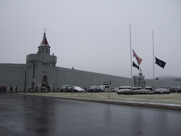 The Most Dangerous Prisons In The United States (10 pics)