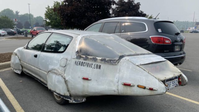 Odd DIY Crafts (17 pics)