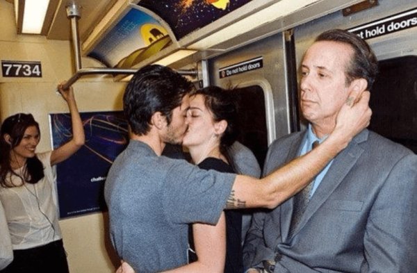 What Is Going On Here? (24 pics)
