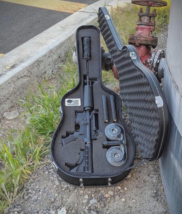 What Is Going On Here? (24 pics)