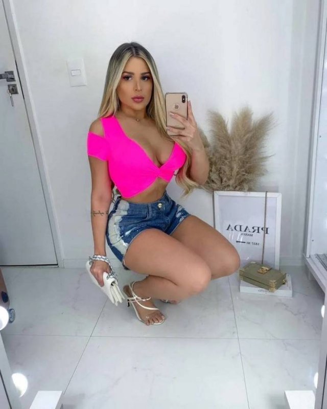 Girls In Jeans (50 pics)