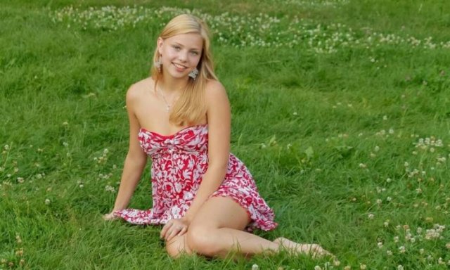 Girls In Sundresses (51 pics)