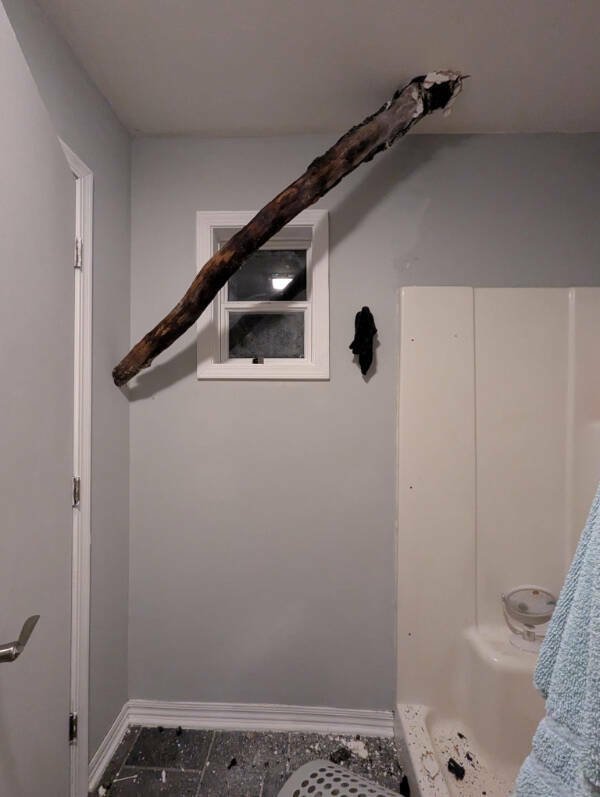 Bad Days Happen (22 pics)