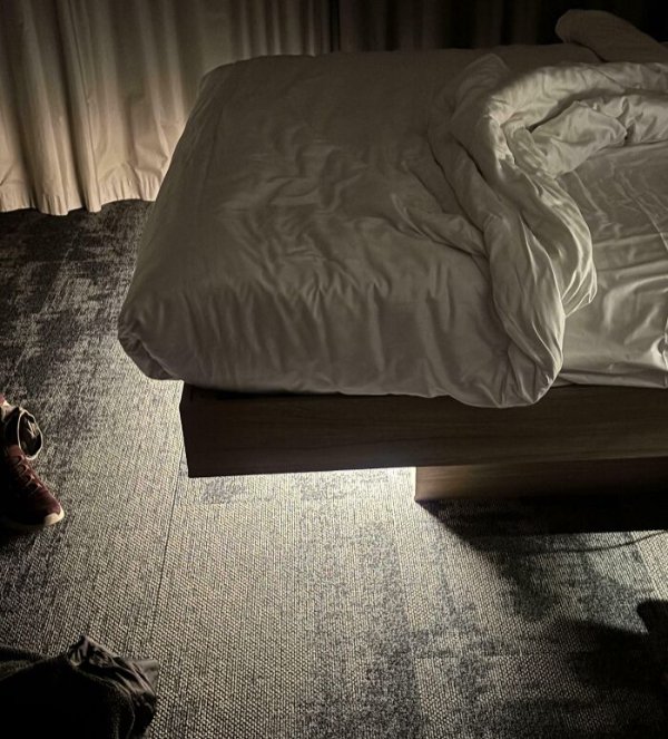 Weird Finds In Hotels (28 pics)