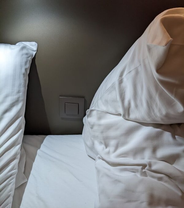 Weird Finds In Hotels (28 pics)