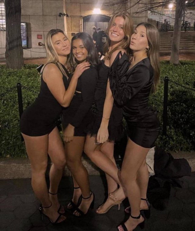 Girls In Black Dresses (29 pics)