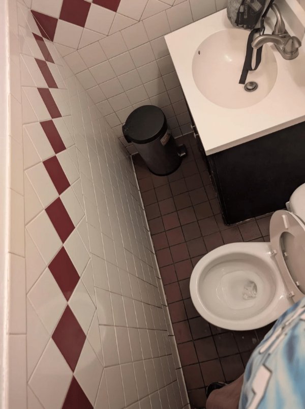 Failed Designs (25 pics)