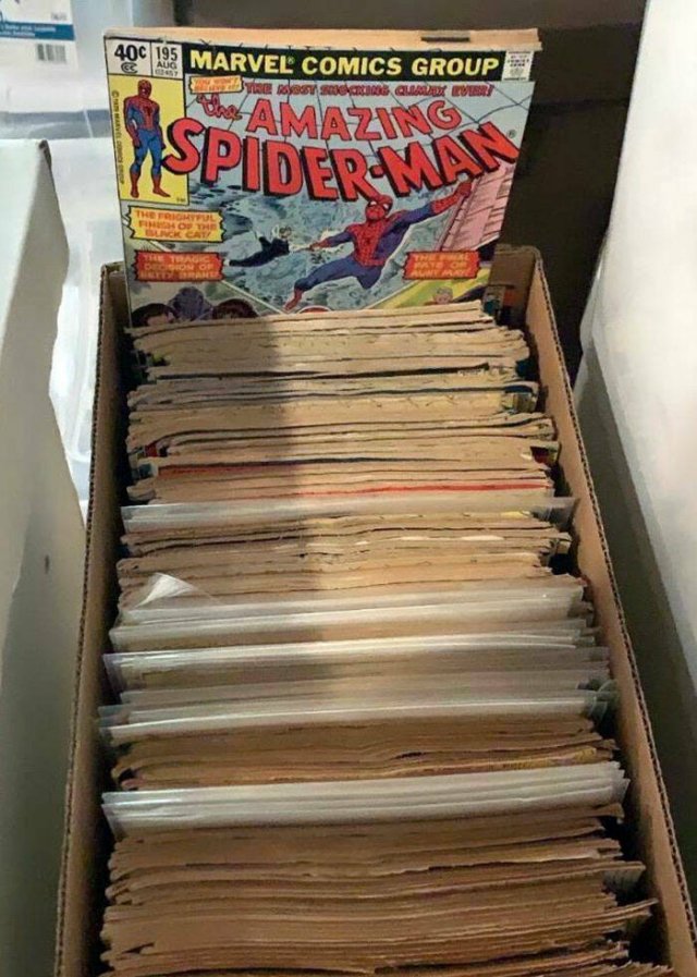 Interesting Finds In Old Houses (25 pics)