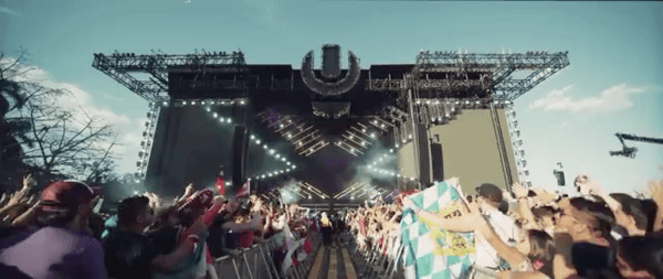 Weird Things People Forgot At Music Festivals (15 gifs)