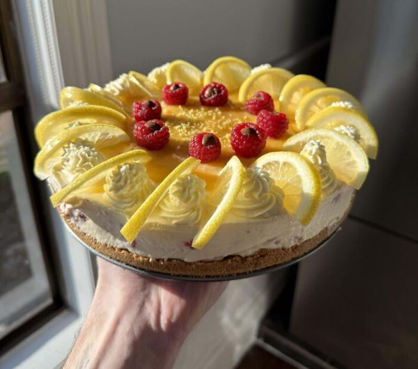 Weird Cakes (30 pics)