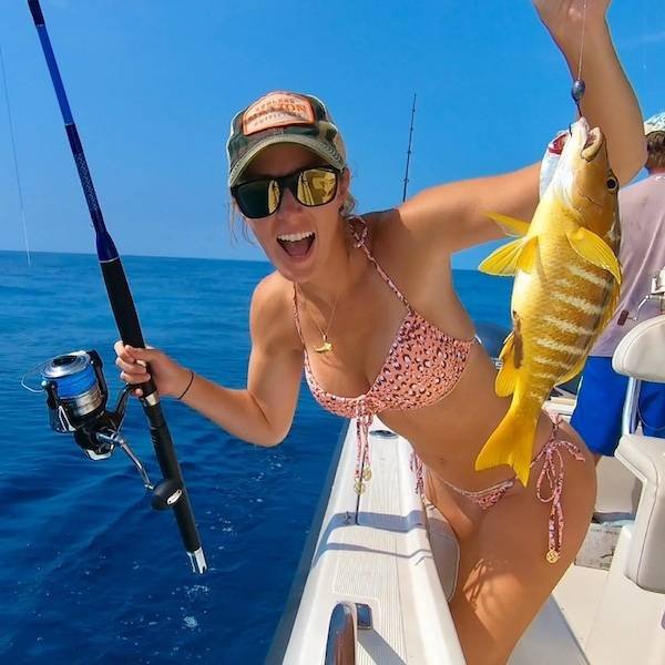 Bikini Girls (51 pics)