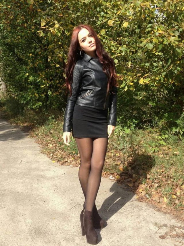 Girls In Stockings (49 pics)