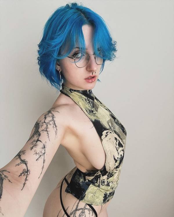 Girls In Glasses (46 pics)
