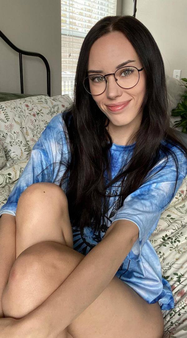 Girls In Glasses (46 pics)