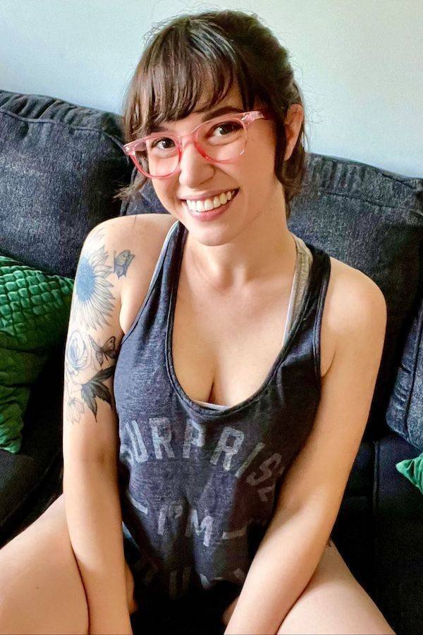 Girls In Glasses (46 pics)