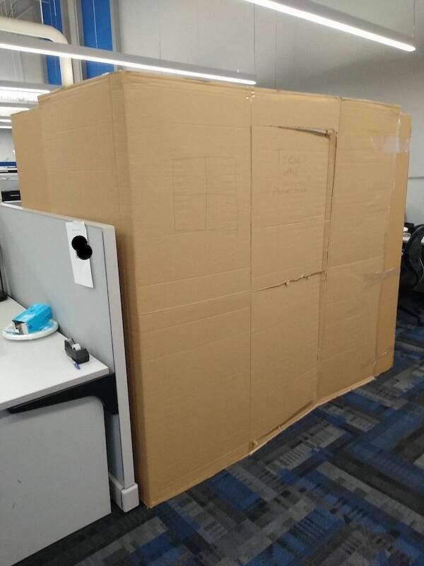 Hilarious Work Photos (20 pics)
