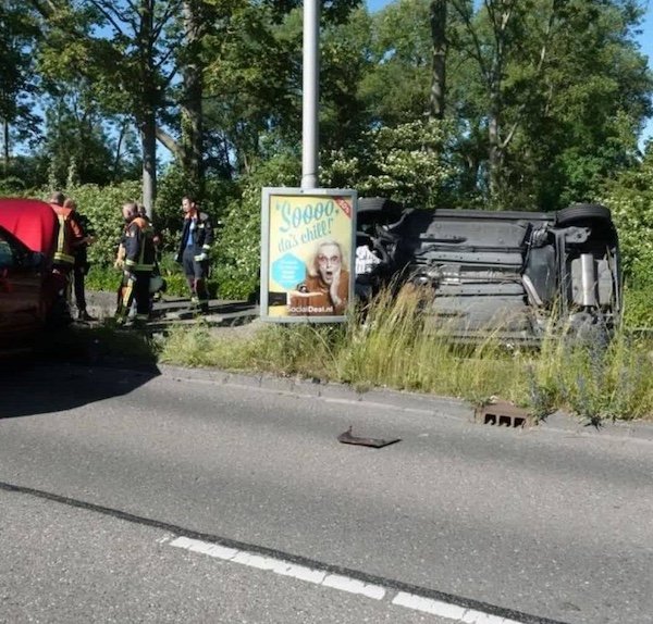 Epic Car Crashes (27 pics)