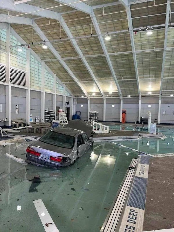 Epic Car Crashes (27 pics)