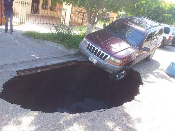 Epic Car Crashes (27 pics)